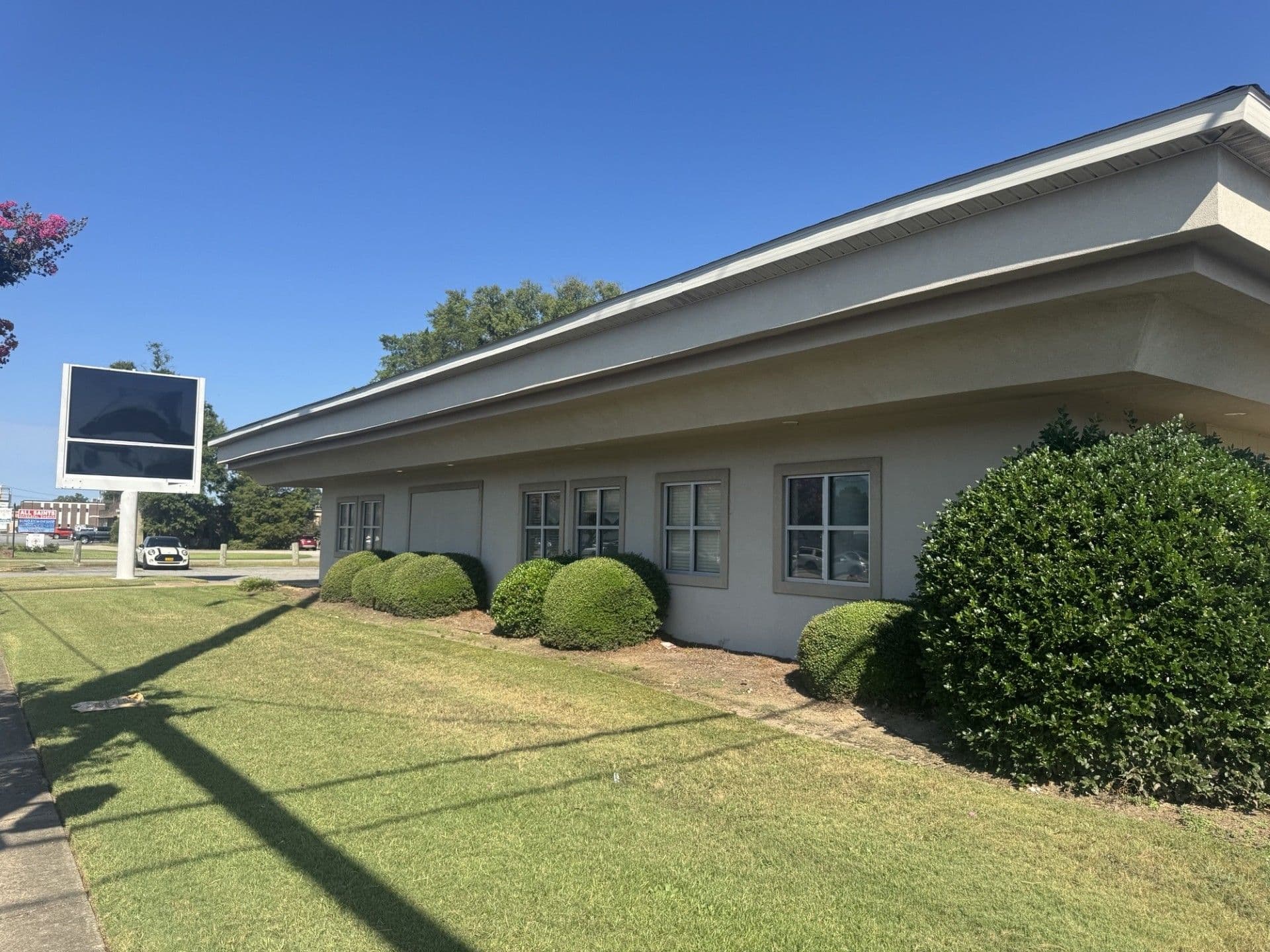 The Medical Group of Central Georgia is accepting primary care patients at 1700 Watson Boulevard in Warner Robins, Georgia.