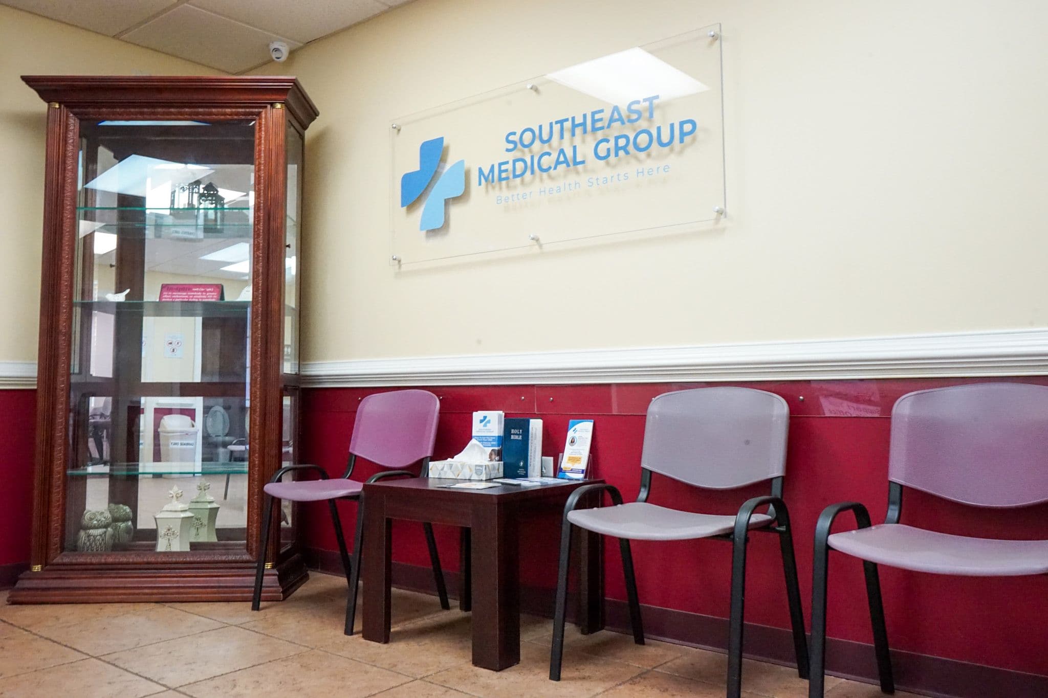 Southeast Medical Group at Walnut Creek has a relaxing front lobby for patients to enjoy.
