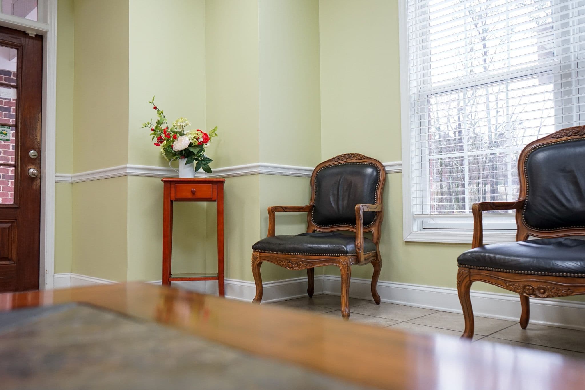 There are comfortable waiting areas at Southeast Medical Group in Calhoun, Georgia.